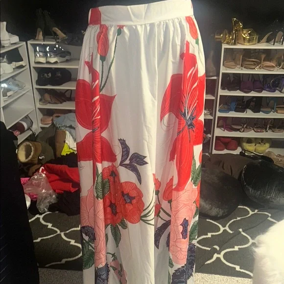 Red Floral Pleated Maxi Skirt - Picture 1 of 1
